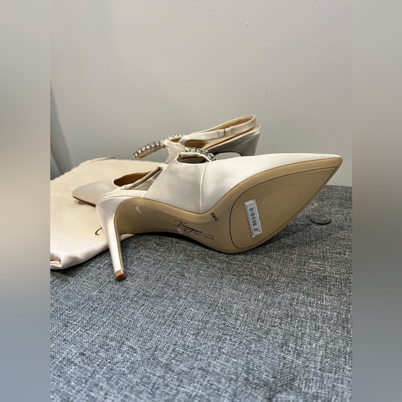 Imagine , Vince Camito Satin ivory heels - Picture 6 of 6